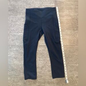 Lululemon Speed Up Crops, Black, Size 4